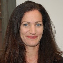 Stacia Helfand Headshot
